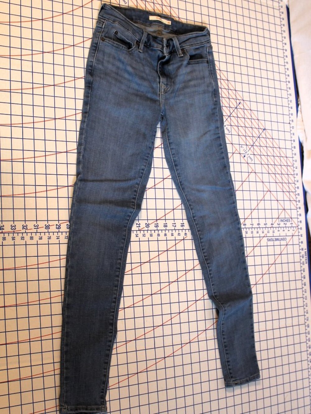 Levi's 711 Skinny Jeans 25